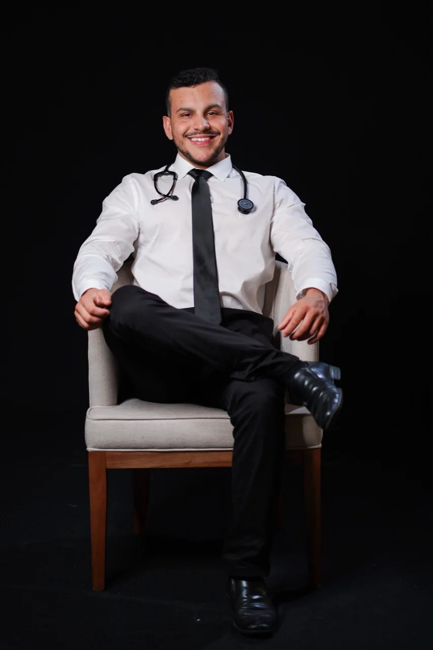 Dr. Luidgi Fletcher em retrato profissional
